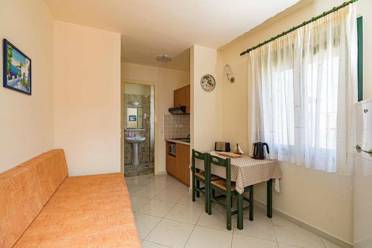 Gianna Apartments Almyrida  Bagian luar foto