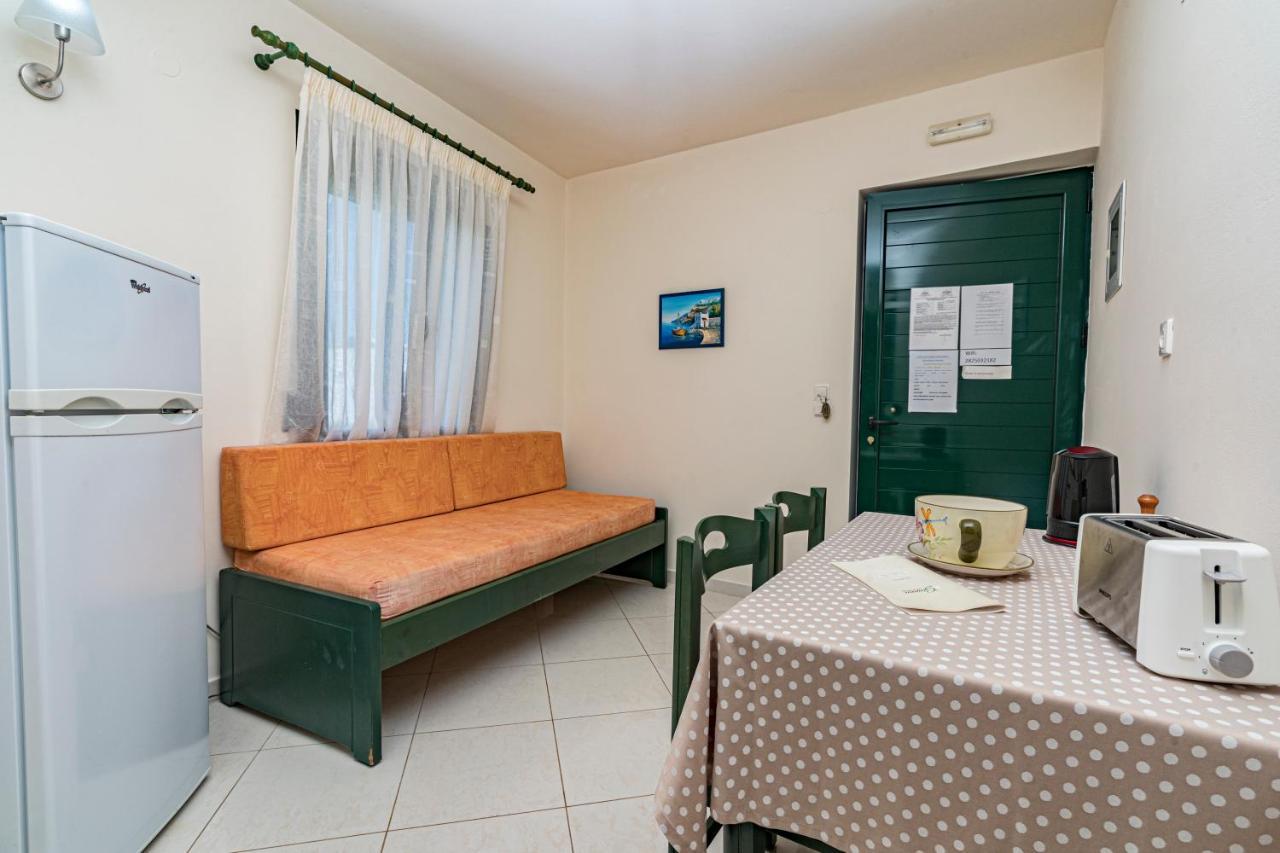 Gianna Apartments Almyrida  Bagian luar foto
